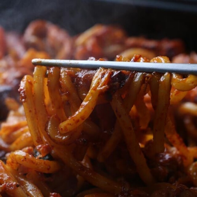 닭요리전문점 계절,춘천 계절 닭갈비 한끼세트 (닭갈비 2인세트 & 냉동감자전)